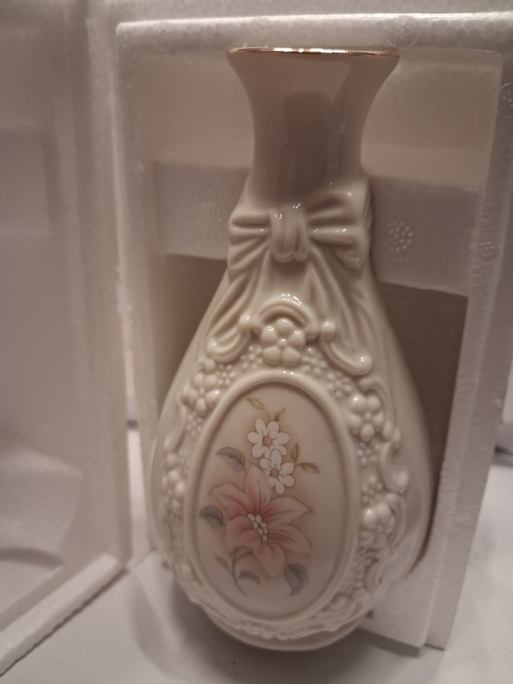 Royal Heritage Porcelain Cameo Ribbon Vase (Vintage)